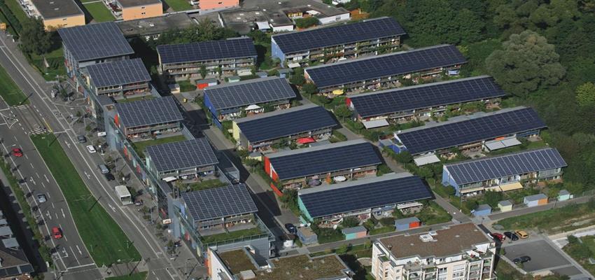 Bairro solar na Alemanha produz quatro vezes mais energia do que consome